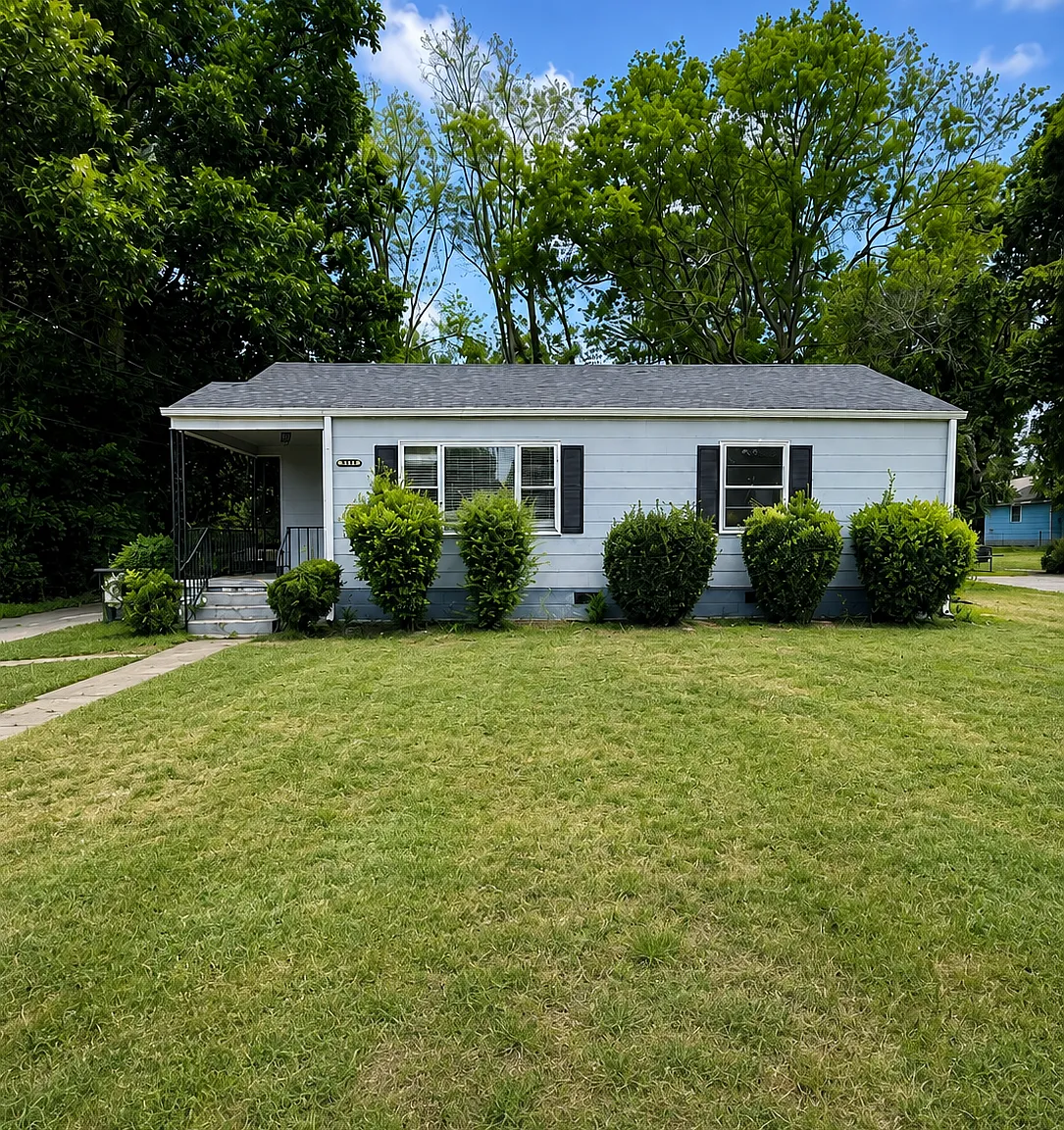 3 bed, 1140 sqft, $1,100 — Photo 1