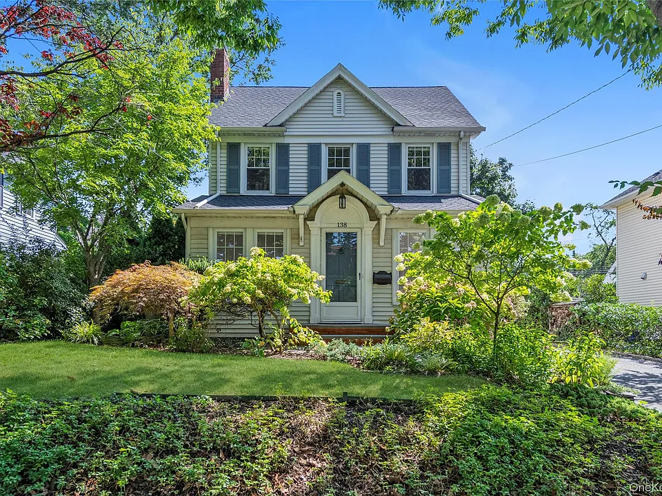 138 Hillcrest Ave