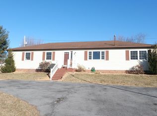 551 Rider Ct, Charles Town, WV 25414