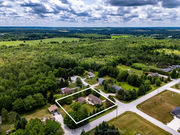 103 Cedar Ct, Chatsworth, ON N0H 1G0