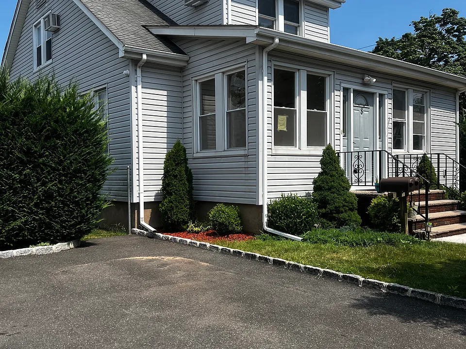 8 Franklin St #2