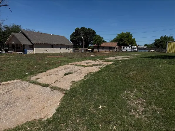 215 N Market St Lot 10, Cordell, OK 73632