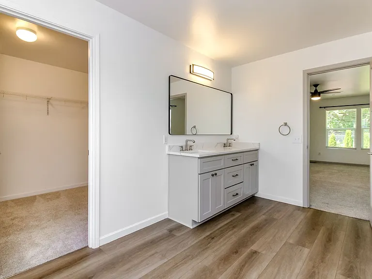 1661 Jensen Ave — Photo 38