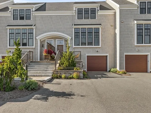 595 Washington St #9, Pembroke, MA 02359