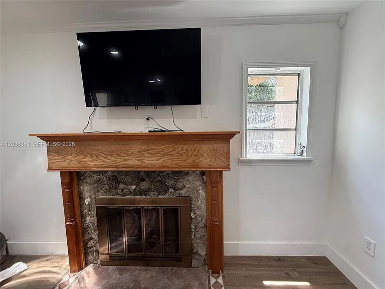 1719 Hayes St — Photo 10