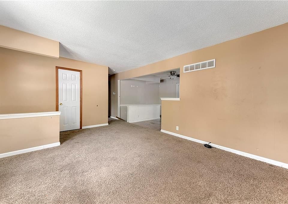 216 SW Craigmont Dr, Lees Summit, MO 64081 MLS 2452420 Zillow