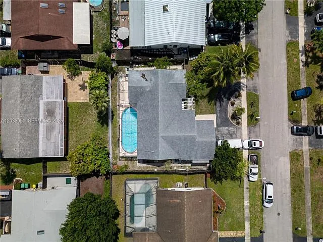 8521 NW 53rd St — Photo 3