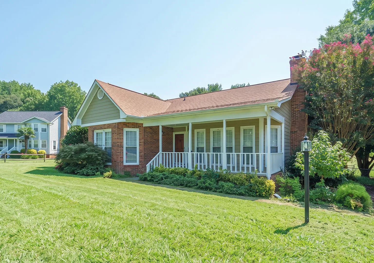 Come see this adorable home sits on over an acre of land — Photo 1