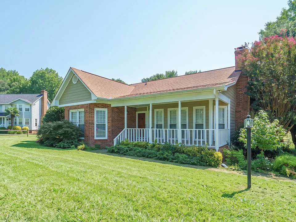 5142 Blackberry Ln