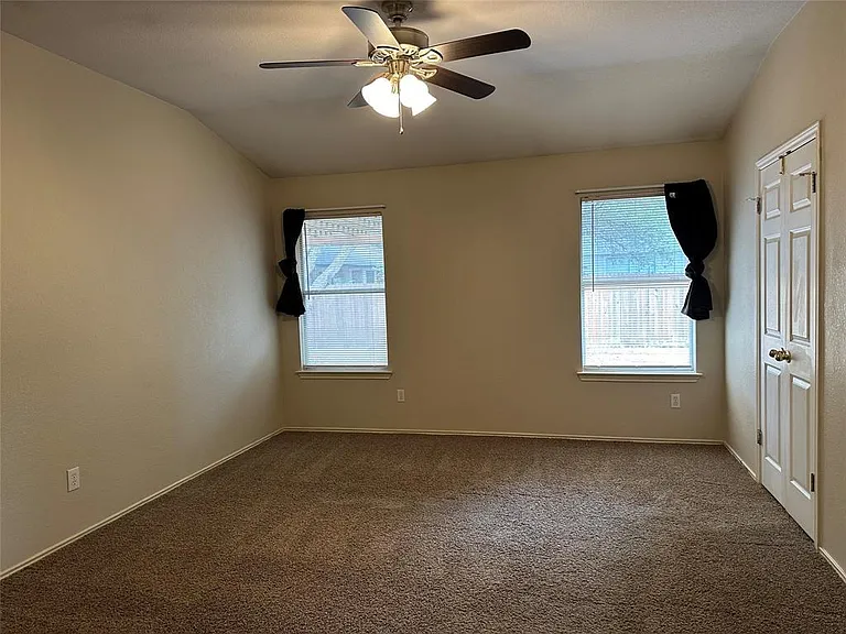 706 Luke Ln — Photo 7