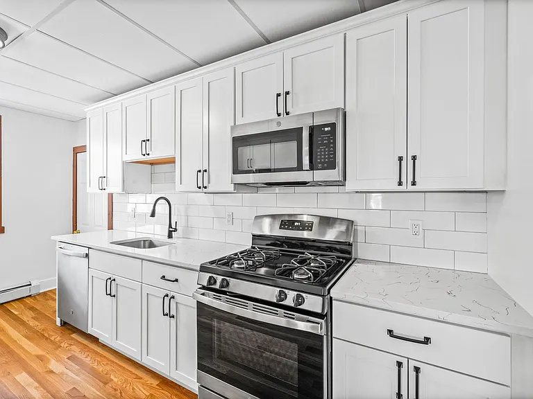 33 Franklin St — Photo 1