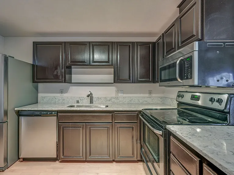 10306 NE 16th St #P4 — Photo 9