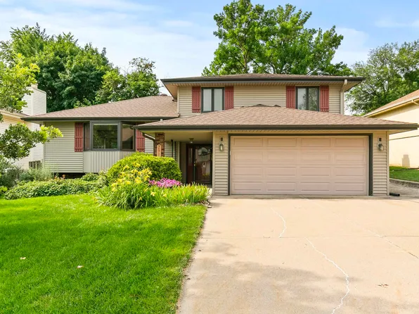 2913 Redwing Cir, Bellevue, NE 68123