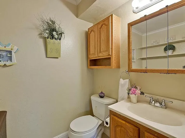 3052 Creekside Dr — Photo 5