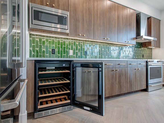 4th image of 410 W University Ave #302