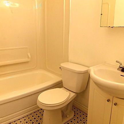 4th image of 110 Breton Rd #12