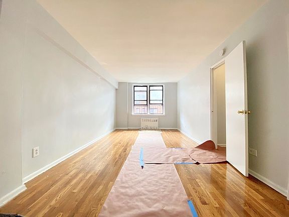 2nd image of 130 E 18th St #4JJ