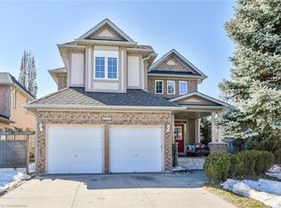 22 Pinto Dr, Hamilton, ON L9K1L2