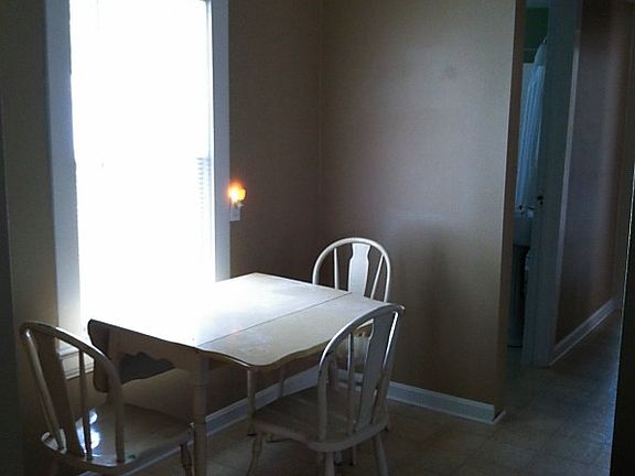 5th image of 60 Avalon Dr