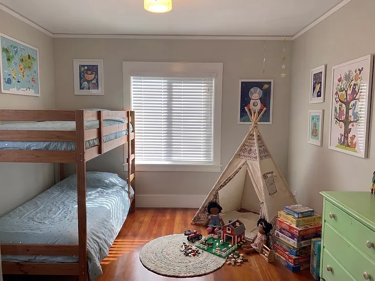 2nd bedroom
