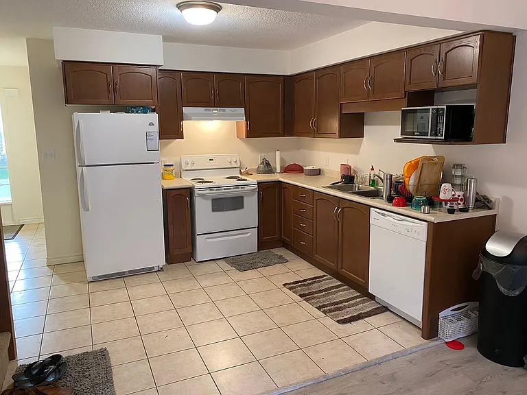 1498 Gordon St #6 — Photo 5