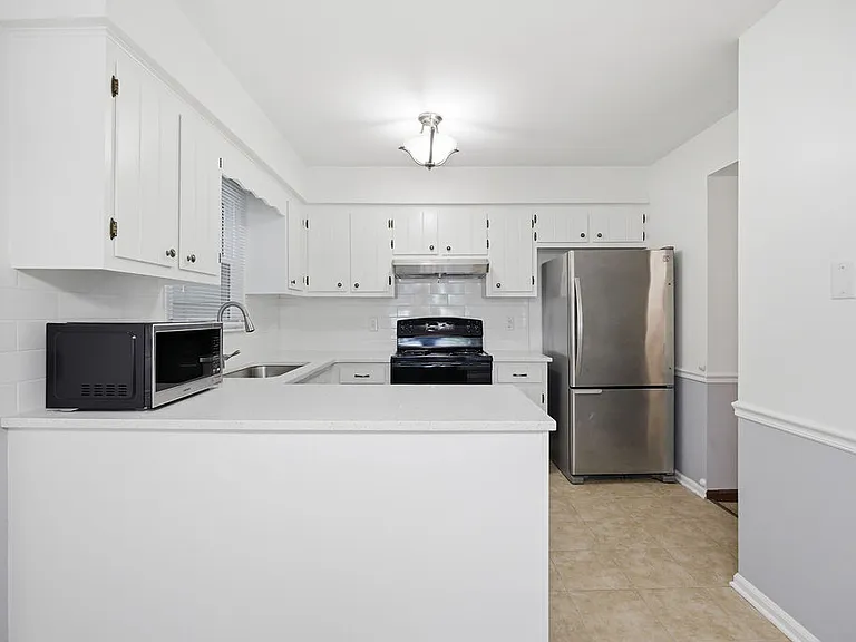 102 Chevis Dr — Photo 13