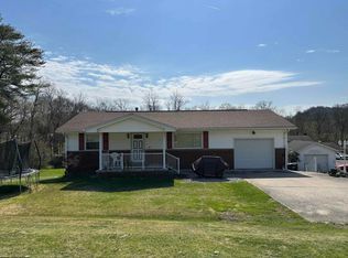 5 Bogey Ln, Fairmont, WV 26554