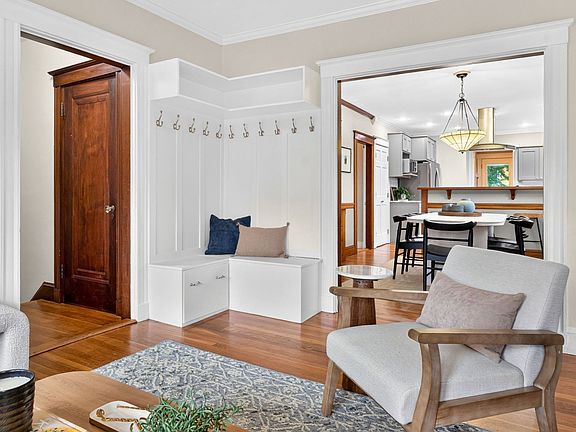 5th image of 11 Pershing Rd #2