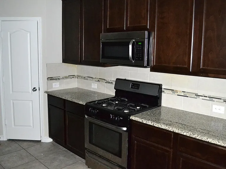 2616 Eppright Rd — Photo 3
