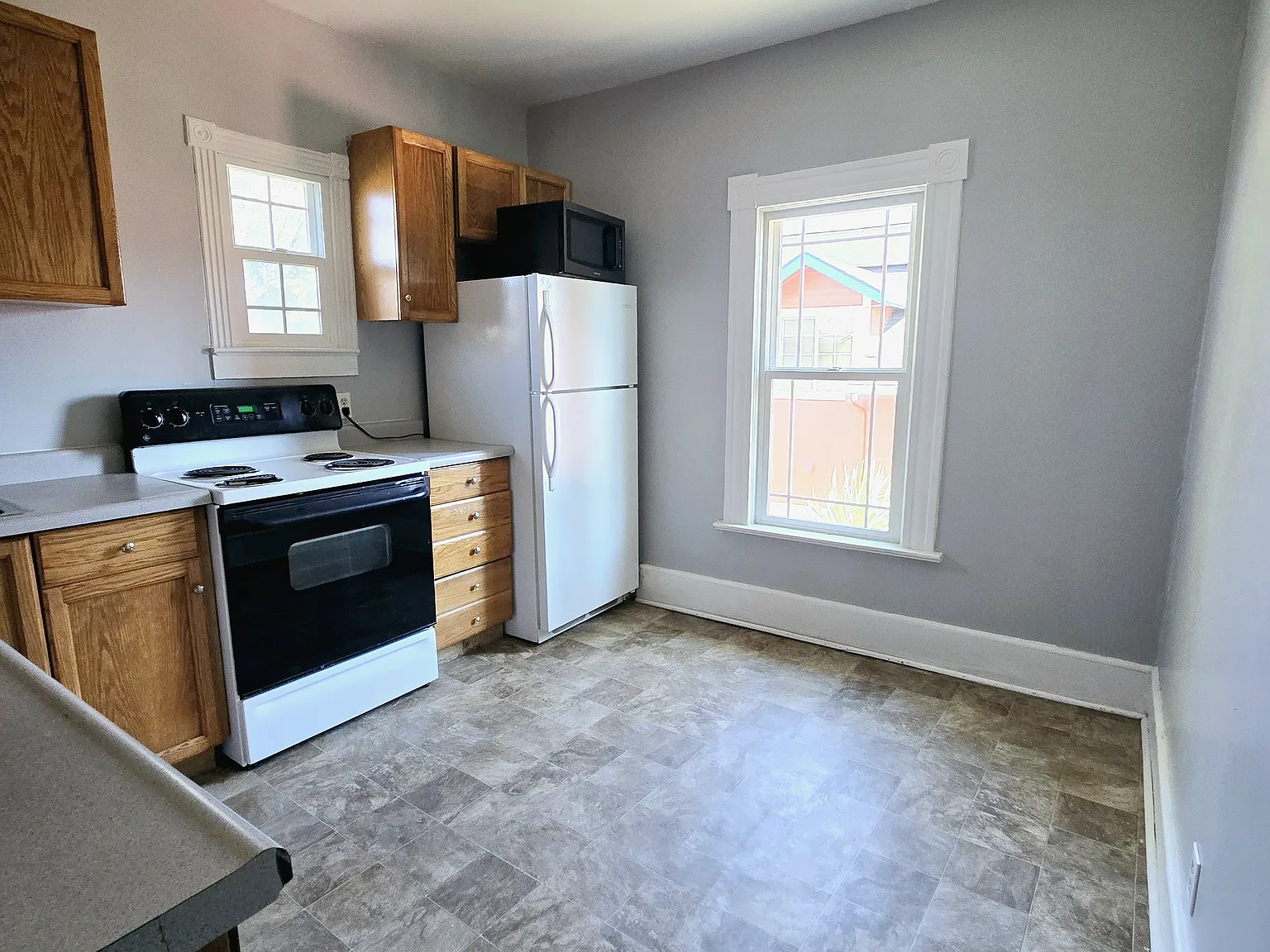 3 bed, 950 sqft, $1,495 — Photo 4