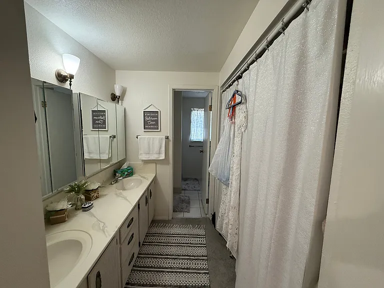 596 N Main St #A — Photo 10