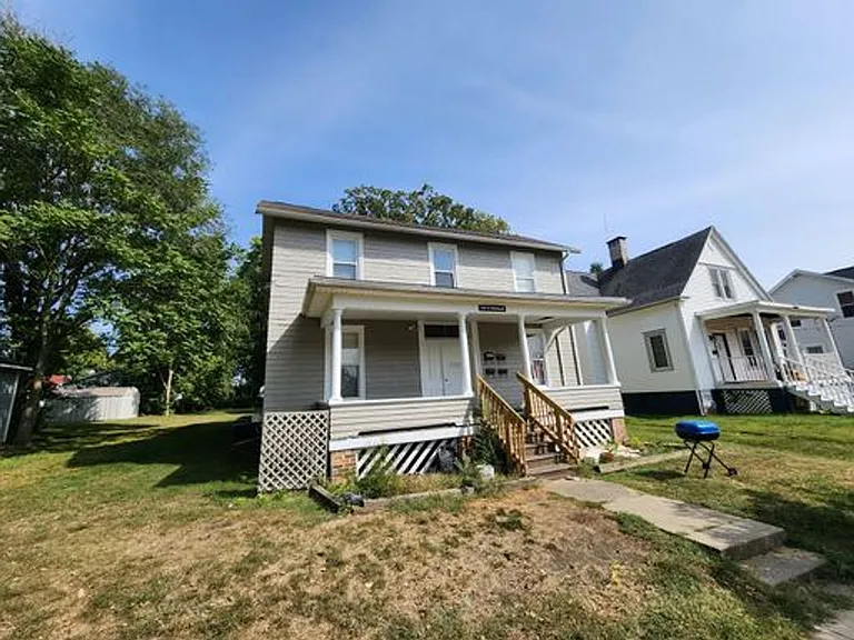 1307 N Roosevelt Ave — Photo 2