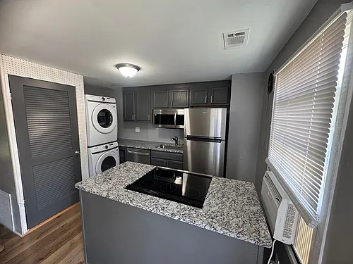 3249 Chestnut St Photo 1