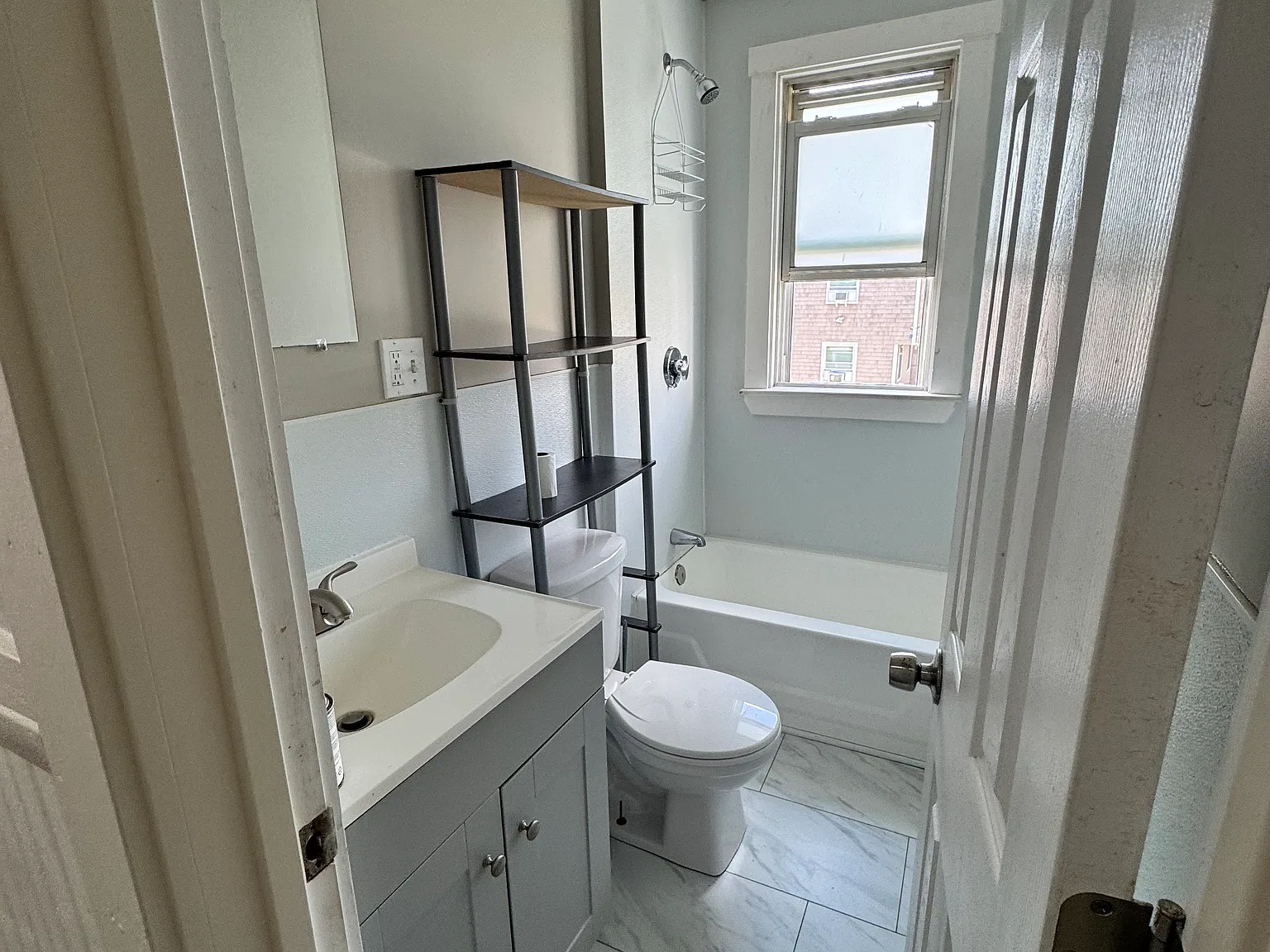 2 bed, $1,600 — Photo 4