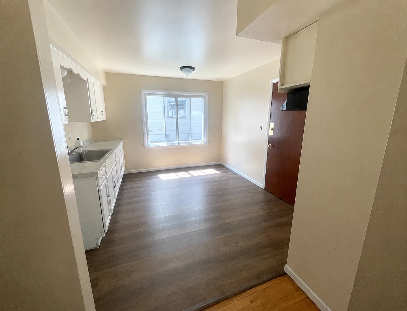 6408 N 58th St 6410 — Photo 1