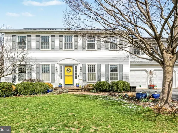 2204 Continental Dr, Harrisburg, PA 17110