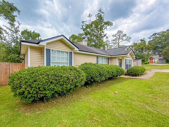 3rd image of 1367 Idlewild Dr