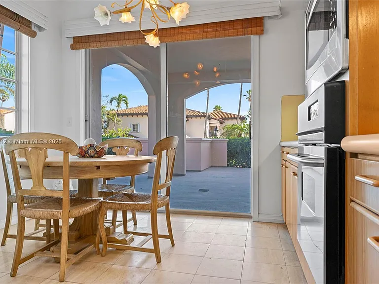 19112 Fisher Island Dr #19112 — Photo 23