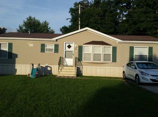 5900 Sunshine Dr, High Ridge, MO 63049