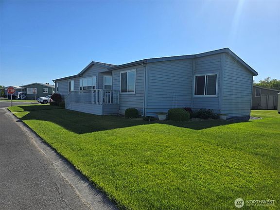 3rd image of 2240 W Broadway NE #224