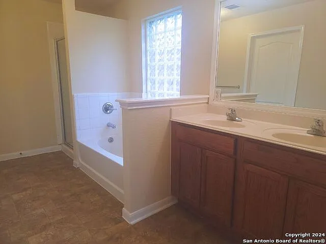 12610 Course View Dr — Photo 11