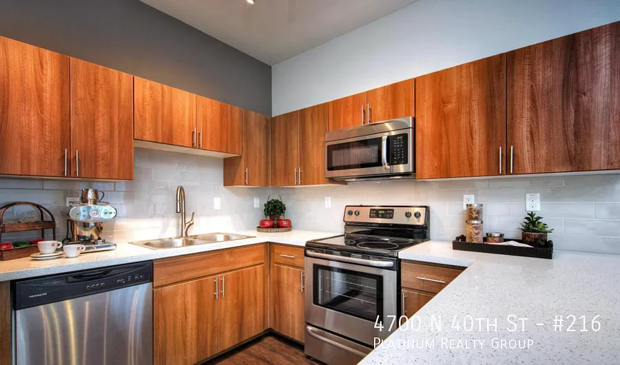 Building Photo - 4700 N 40th St #216