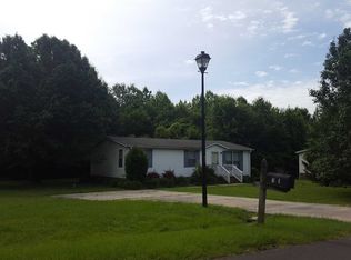 21 Honeysuckle Ln, Roxboro, NC 27573