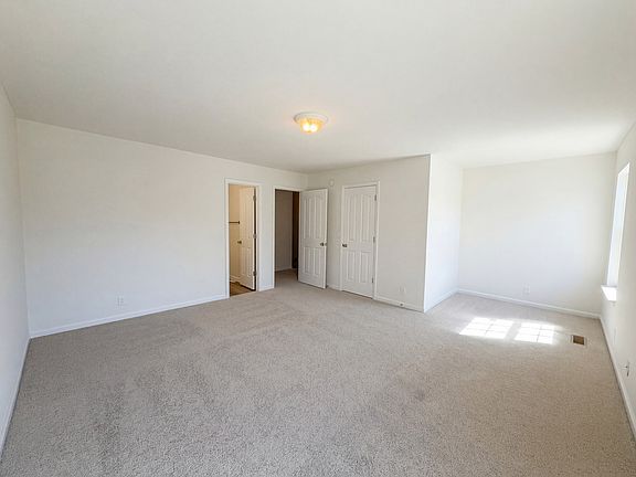 4th image of 260 Arapaho Dr