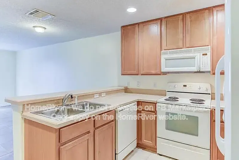 3 bed, 3.0 bath, 1516 sqft, $2,250 — Photo 3