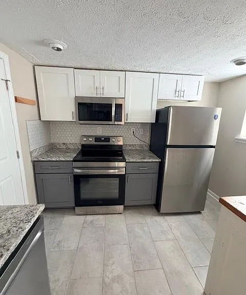 1923 Thompson Ave #2 — Photo 8