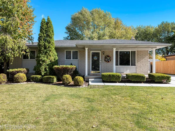42002 Coulon Dr, Clinton Township, MI 48038