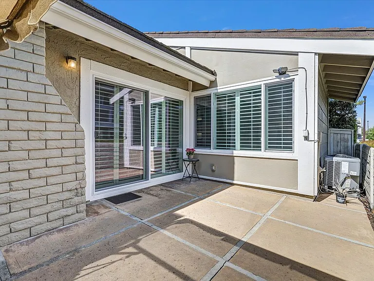 5 Fernbank — Photo 19