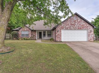1704 N 17th St, Broken Arrow, OK 74012