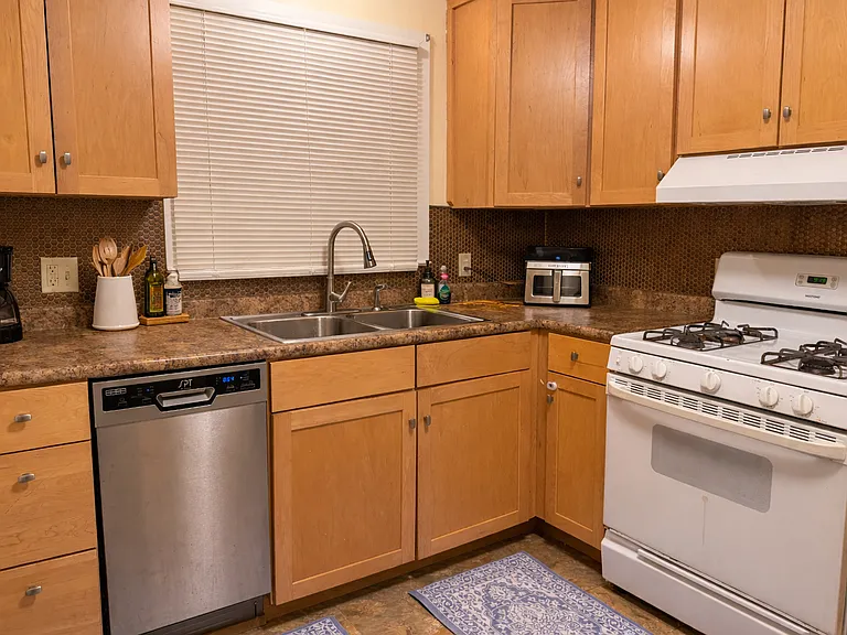 501 W Mosley St #3 — Photo 6
